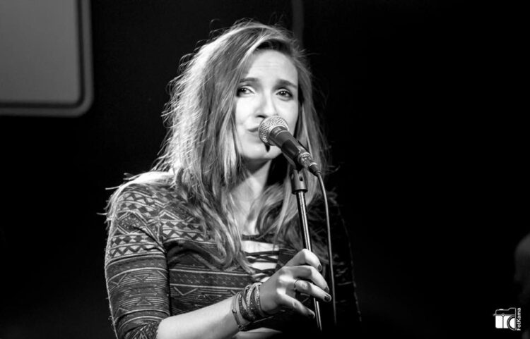 Fot.: śpiewa Paulina Gołębiowska (materiały UZ)