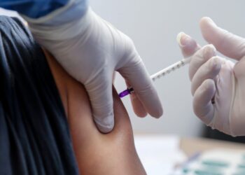 W pełni zaszczepionych za mało, aby powstrzymać czwartą falę