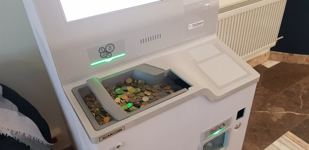 Kolejki do wymiany bilonu w zielonogórskim NBP