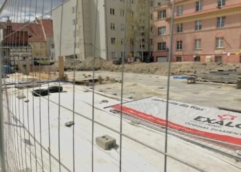 budowa sceny lalkowej w ZG