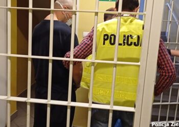 Ukradł i rozbił auto pracodawcy, bo był... niezadowolony