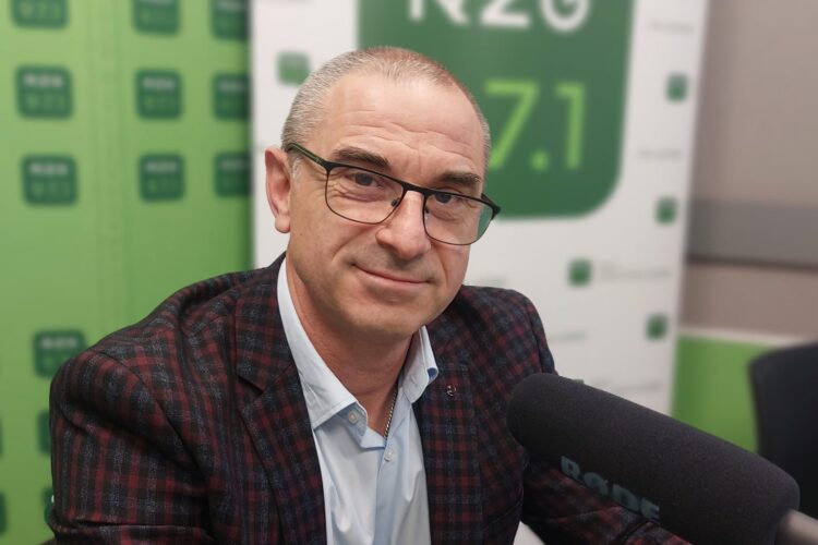 Jarosław Skorulski, naczelnik wydziału oświaty i spraw społecznych