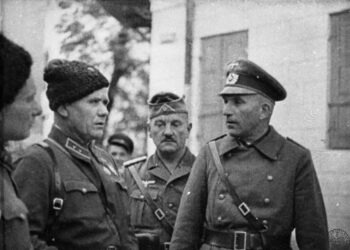 Spotkanie A. I. Jeremienki dowódcy 6. Korpusu Kawalerii Armii Czerwonej z oficerami Wehrmachtu we wrześniu 1939 r. na wschodnich terenach Rzeczypospolitej (IPN)