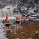 Agnieszka Linka. Lodołamacze Spoko Tato w wodospadzie Kwisy