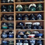 Fot. Policja Zielona Góra. Czapki z różnych stron świata