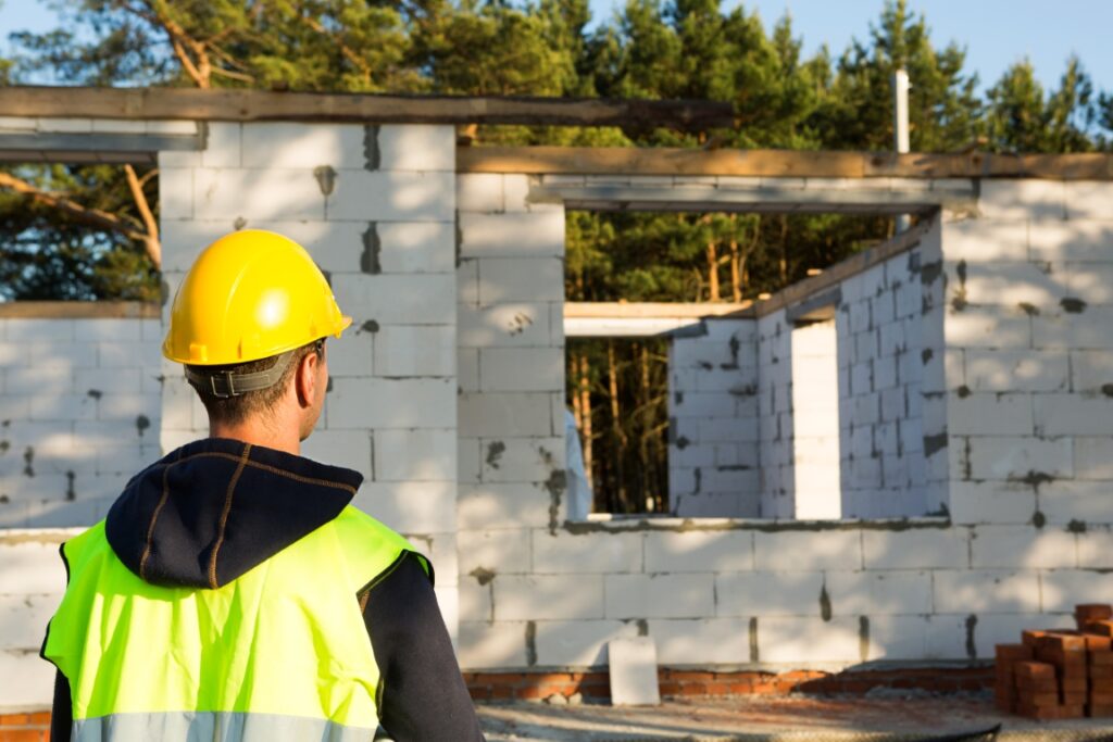 Ceny materiałów budowlanych spadają. Czy to dobry czas, żeby się budować?