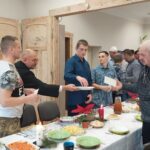 Wigilia w Schronisku Aktywizującym dla Bezdomnych Mężczyzn w Zielonej Górze Radio Zachód - Lubuskie