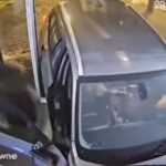 Dwaj 22-latkowie z Sulechowa zatrzymani za obrabowanie jubilera w Poznaniu. Wjechali do wnętrza autem w starym stylu (KWP Poznań)