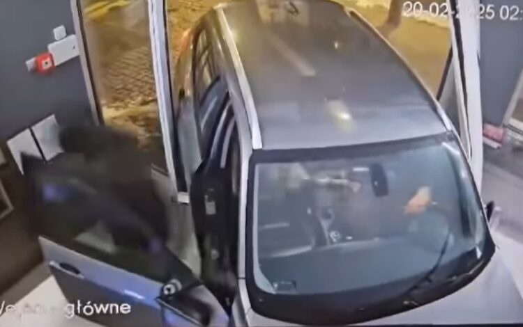 Dwaj 22-latkowie z Sulechowa zatrzymani za obrabowanie jubilera w Poznaniu. Wjechali do wnętrza autem w starym stylu (KWP Poznań)