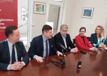 Podpisanie umowy o współpracy między Polską Agencją Hanldu i Inwestycji a Organizacją Pracodawców Ziemi Lubuskiej (fot. Piotr. Bakselerowicz)