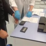 Dwaj 22-latkowie z Sulechowa zatrzymani za obrabowanie jubilera w Poznaniu. Wjechali do wnętrza autem w starym stylu (KWP Poznań)