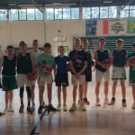 Zespół Q8 Oils SKM-u Zastalu Zielona Góra U13 przed wyjazdem do Warszawy (fot. Jakub Lesiński)