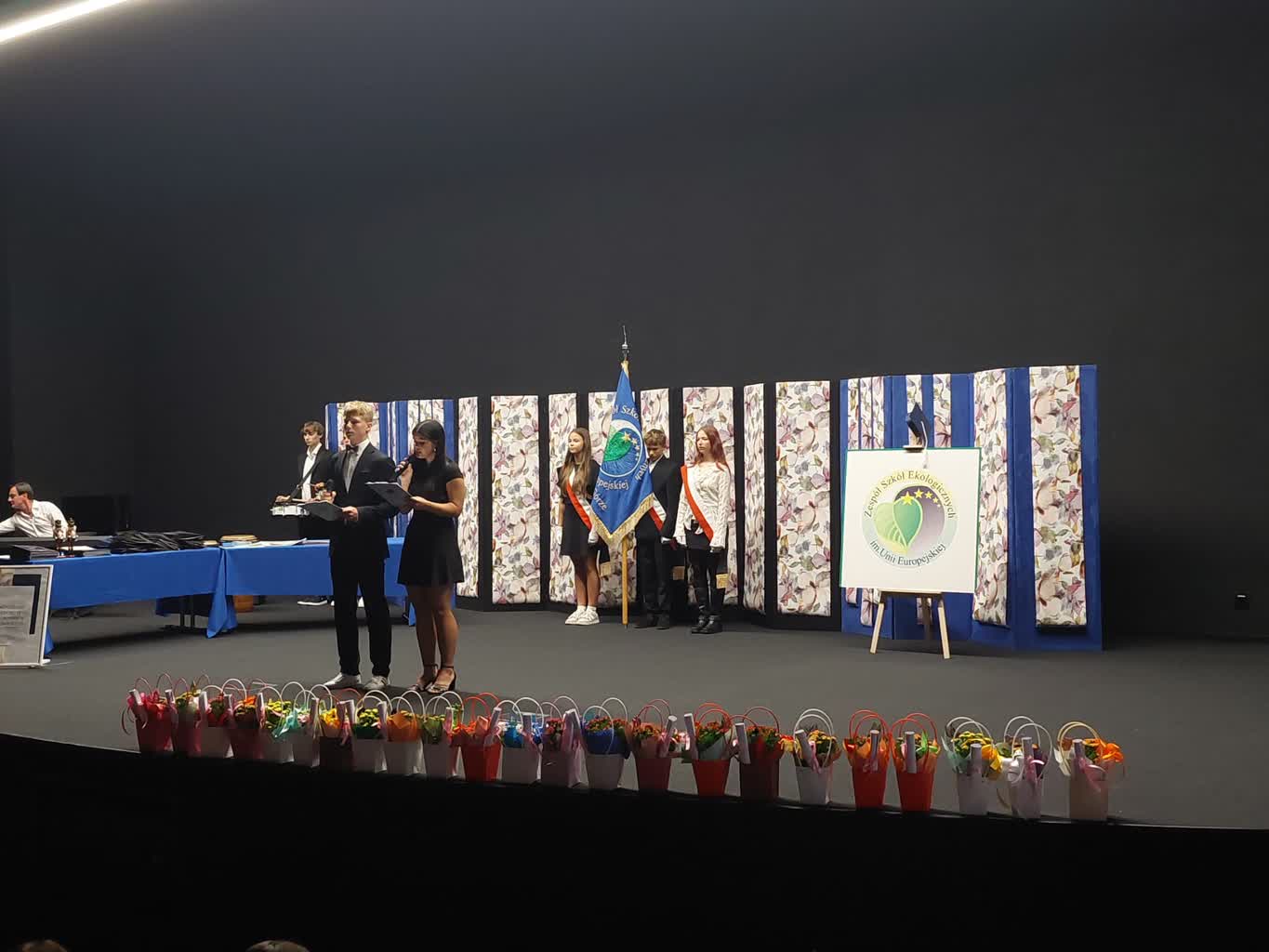 „Ekolog” uroczyście pożegnał uczniów klas VIII