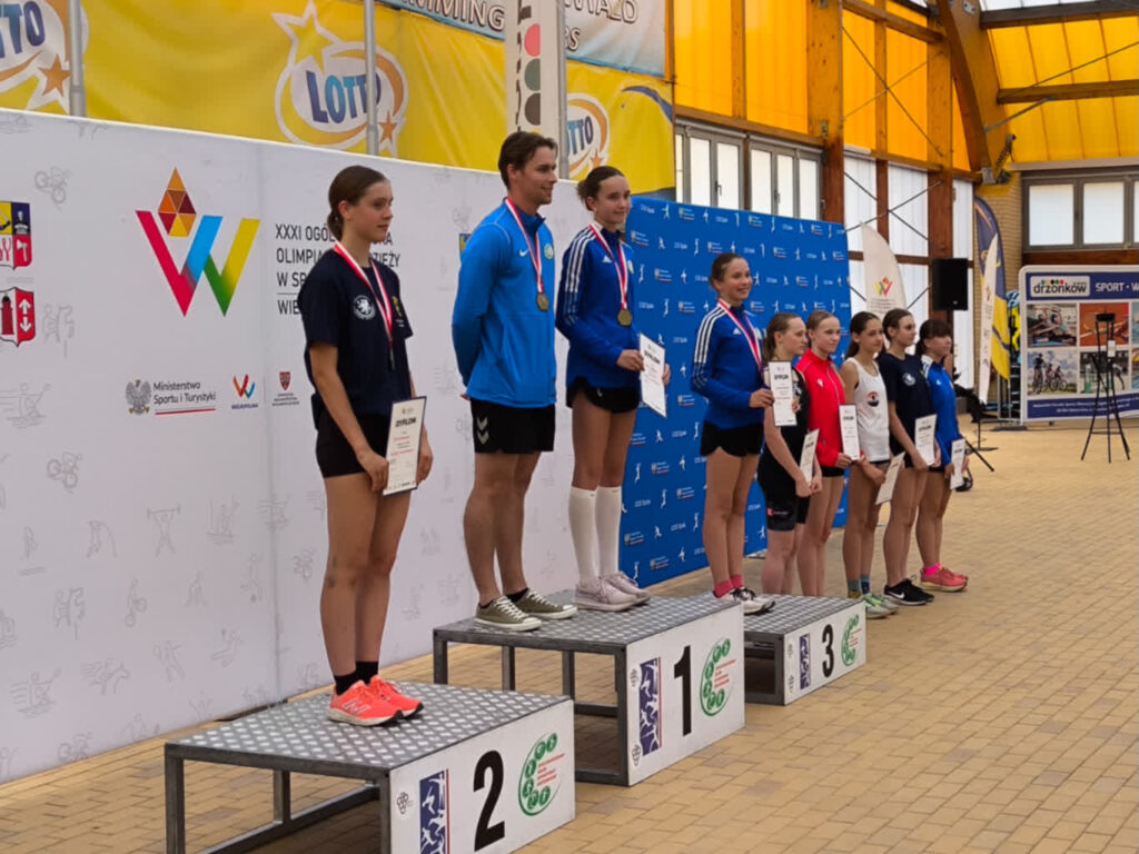 Podium w trójboju U16 dziewcząt; fot. Paweł Górski