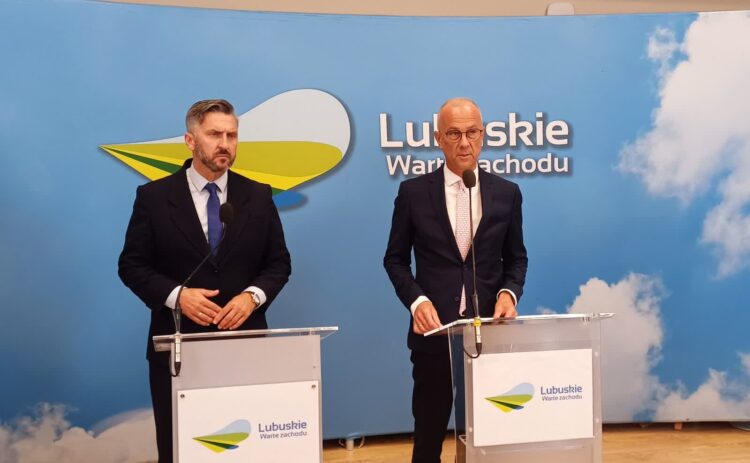 Konferencja prasowa w UMWL: Waldemar Sługocki i Marcin Jabłoński (fot. Piotr Bakselerowicz)