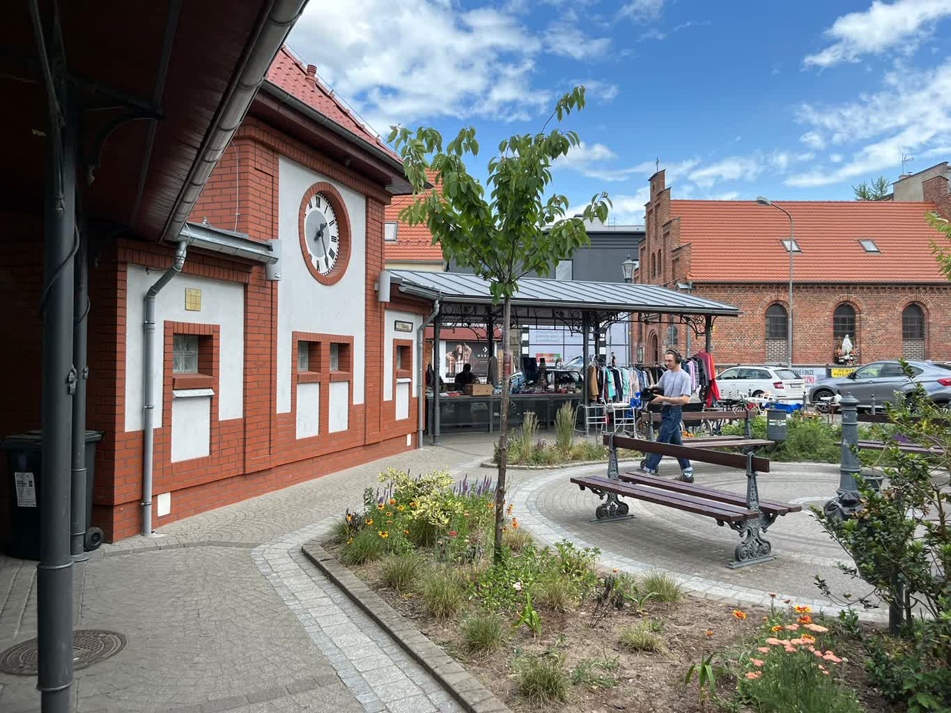 Jak się zmieni skwer pod Topolami? Będzie więcej zieleni i miejski monitoring