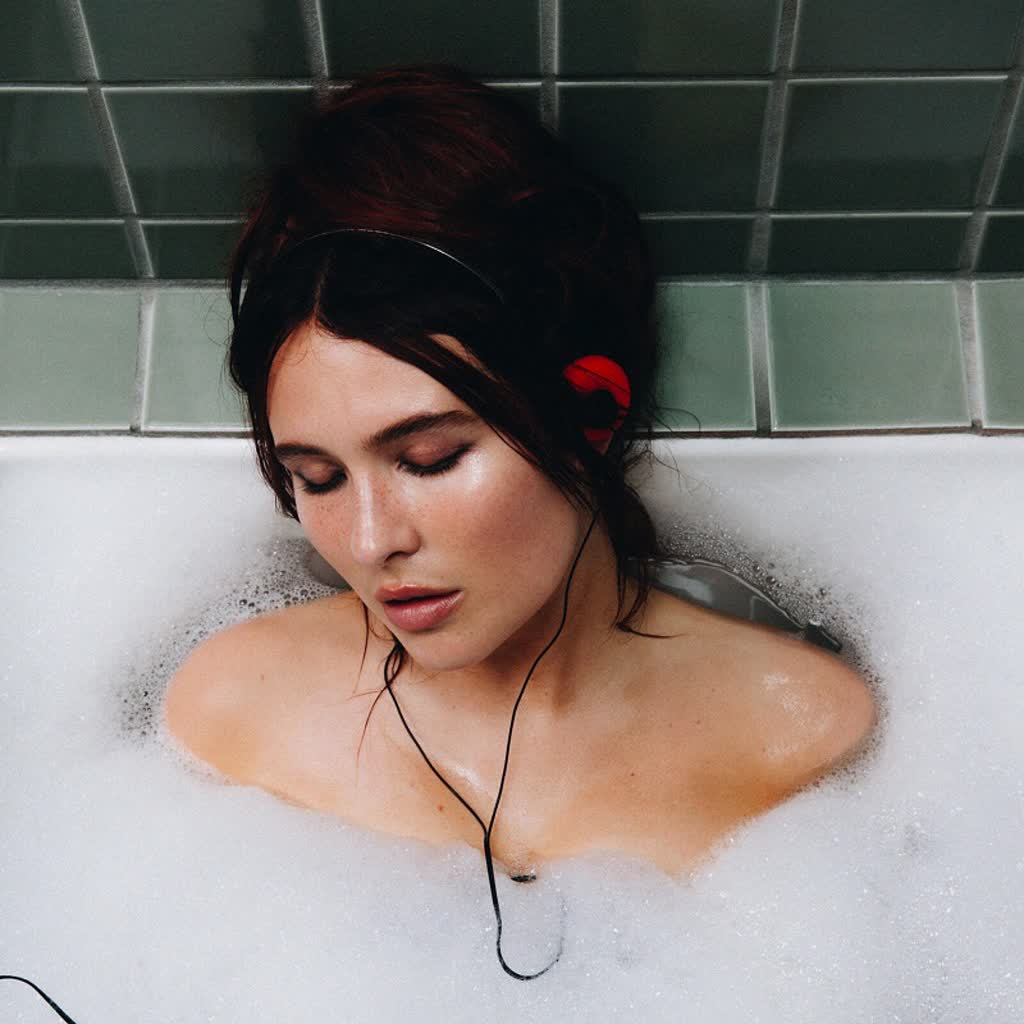 MIMI WEBB / KAMIL HASSELHOFF