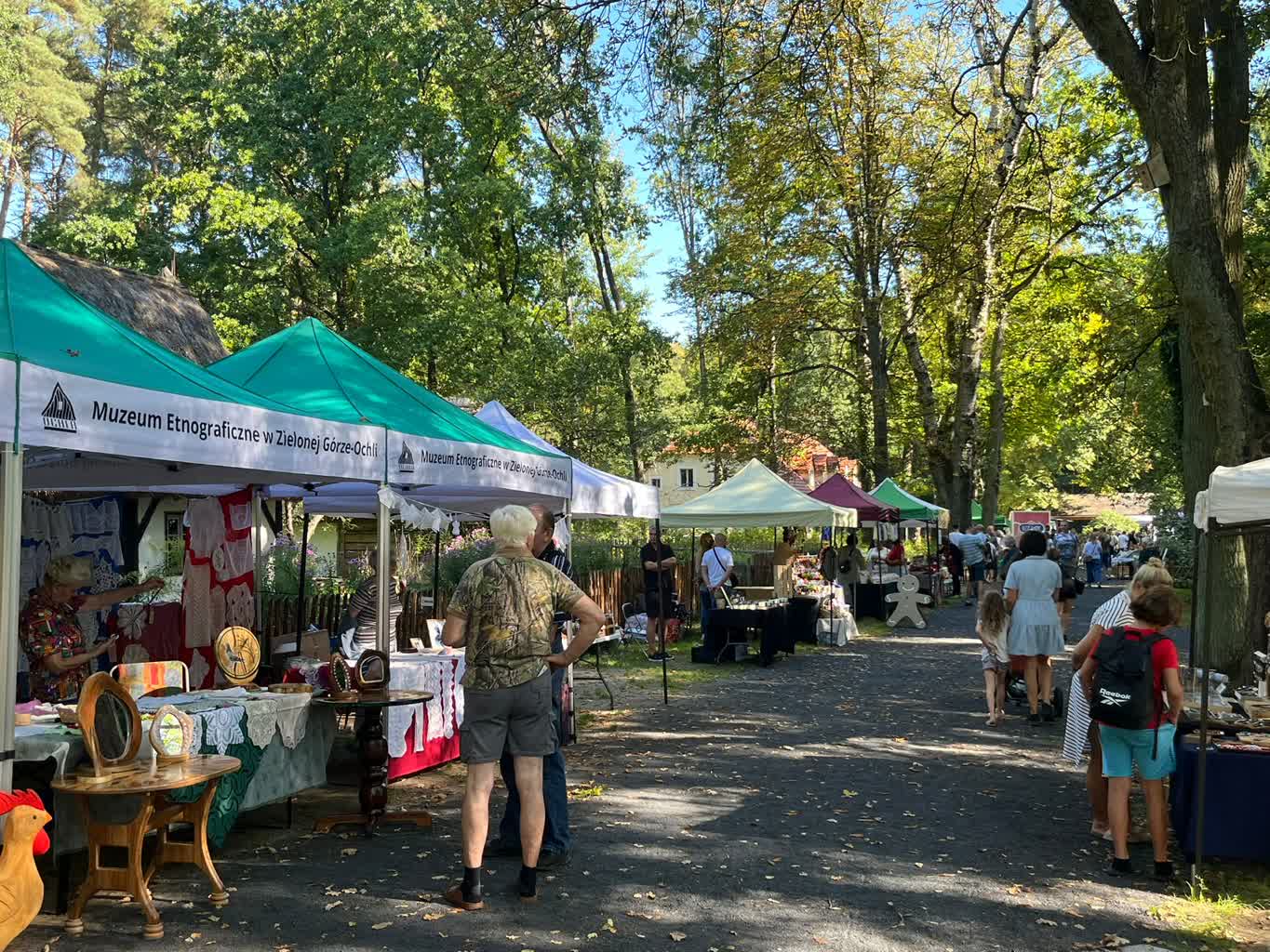 W skansenie w Ochli trwa impreza „U progu jesieni” [ZDJĘCIA]
