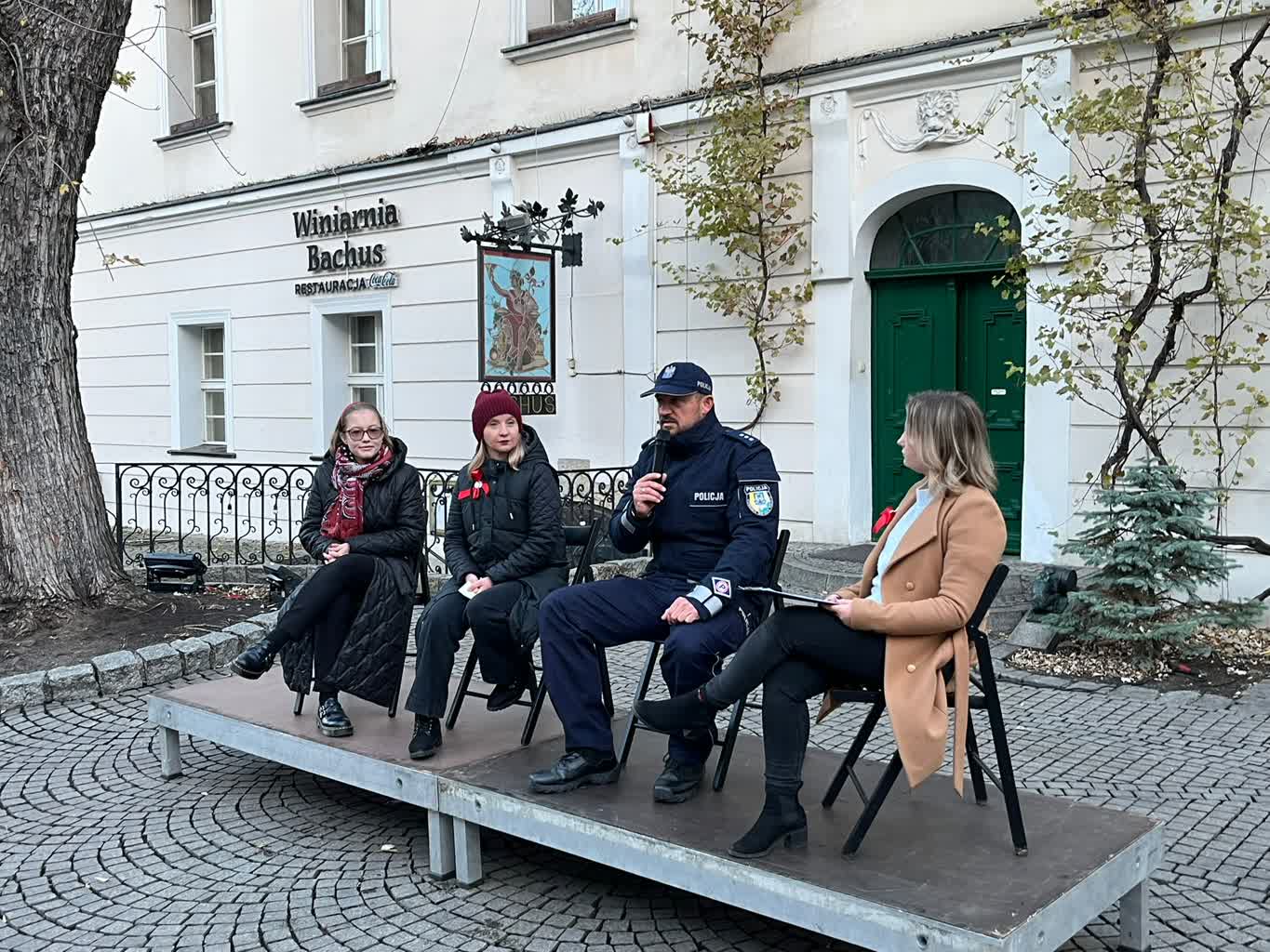 Wydarzenie „Dzieciństwo bez przemocy” przy ratuszu [ZDJĘCIA]