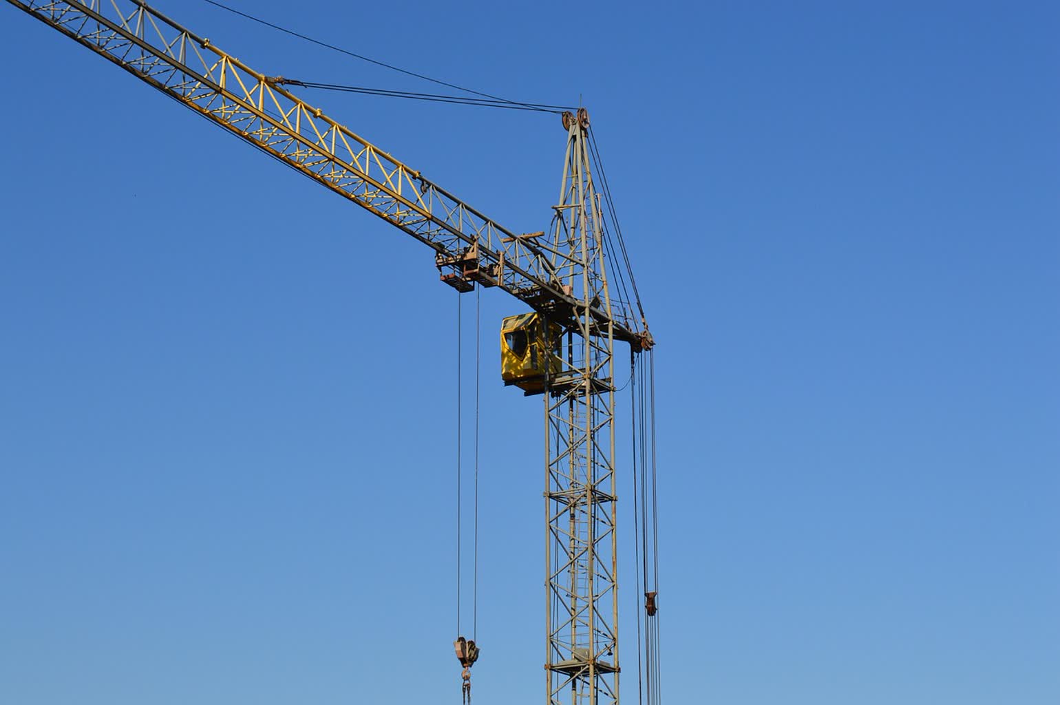 Radny Barczak o budownictwie wielorodzinnym i miejscach parkingowych