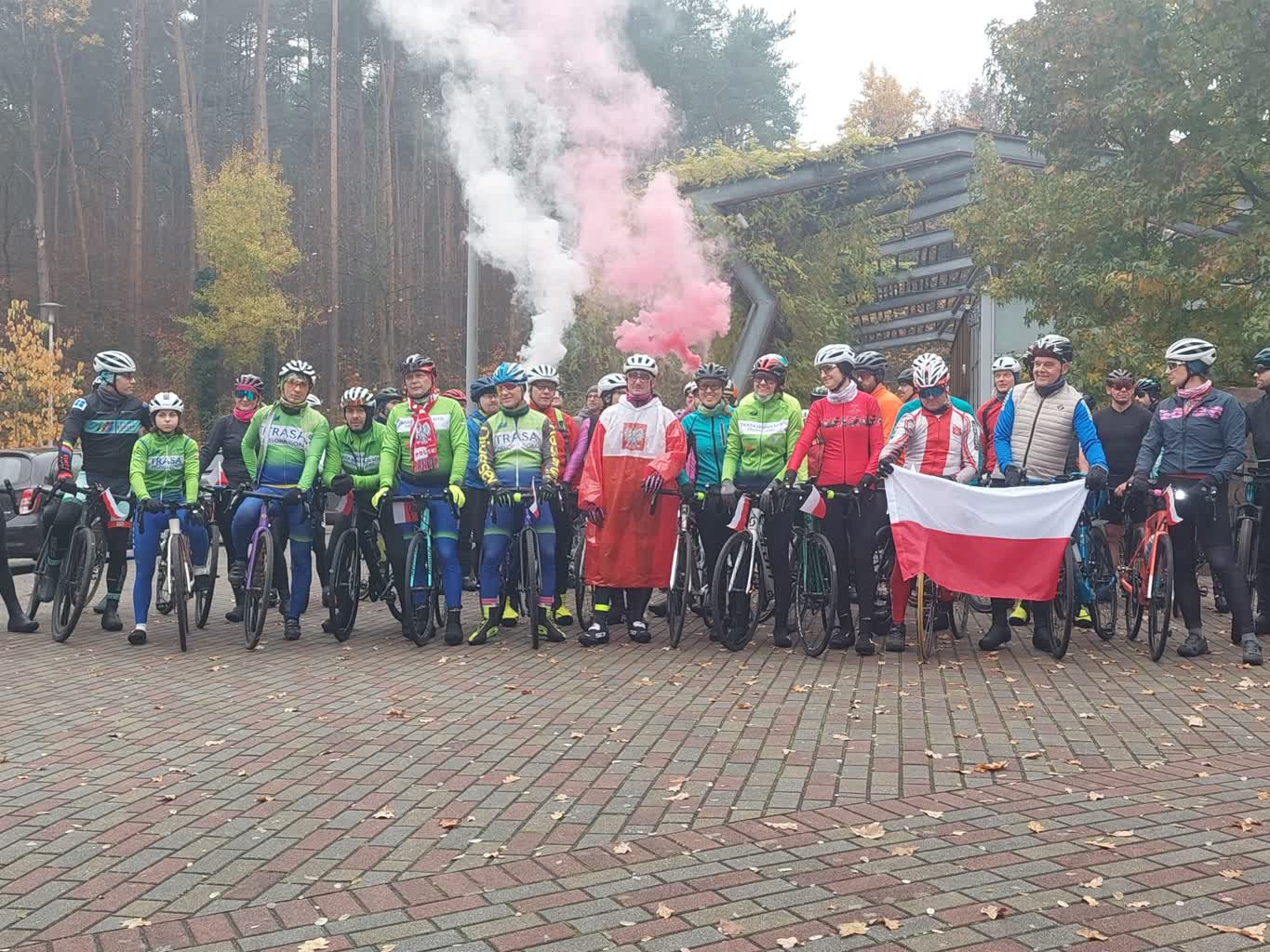 Rowerzyści uczcili Narodowe Święto Niepodległości [ZDJĘCIA]