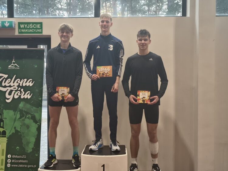 Od lewej: Hubert Jasek, Dawid Barański oraz Mateusz Posmyk (fot. Jakub Lesiński)