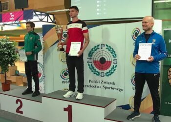 Walery Maksimow na pierwszym miejscu strzelania w trzech postawach; fot. archiwum zawodnika