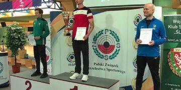 Walery Maksimow na pierwszym miejscu strzelania w trzech postawach; fot. archiwum zawodnika