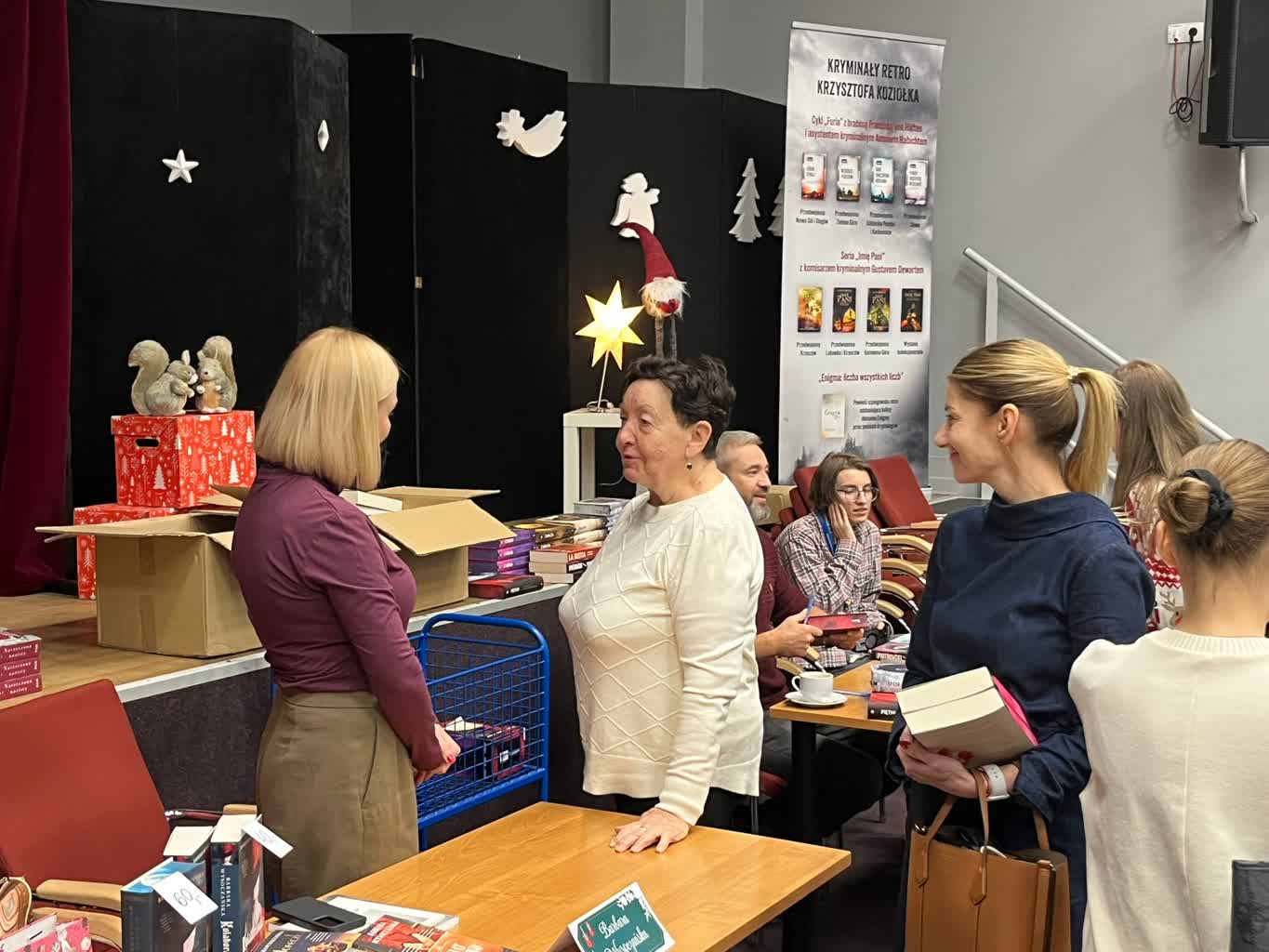 „Książka po choinkę” w bibliotece Norwida