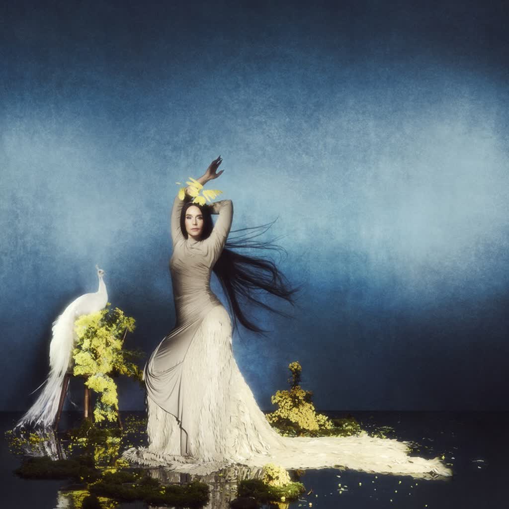 JESSIE WARE / HOLLY HUMBERSTONE