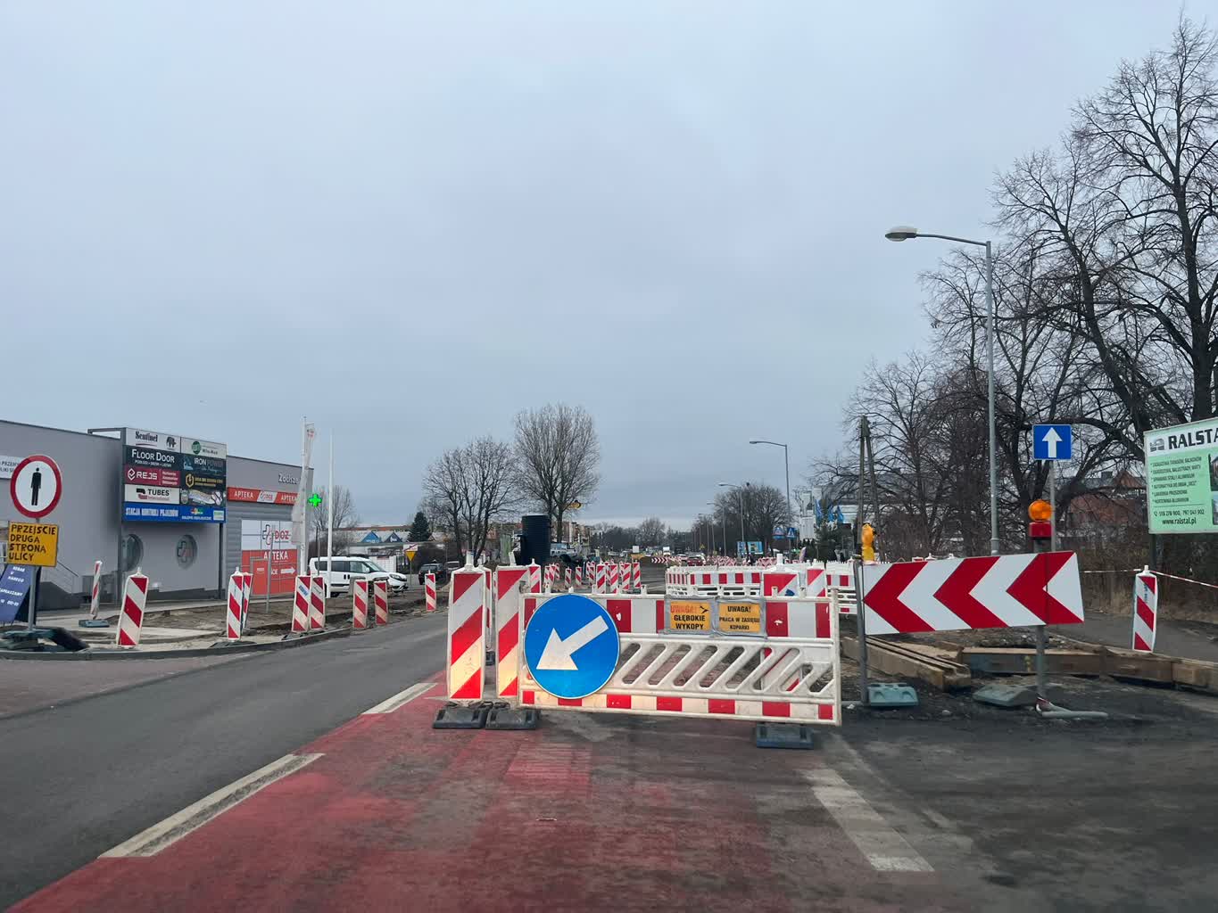 Wydłuży się remont ul. Zacisze – przyczyną mrozy i kolizja sieci