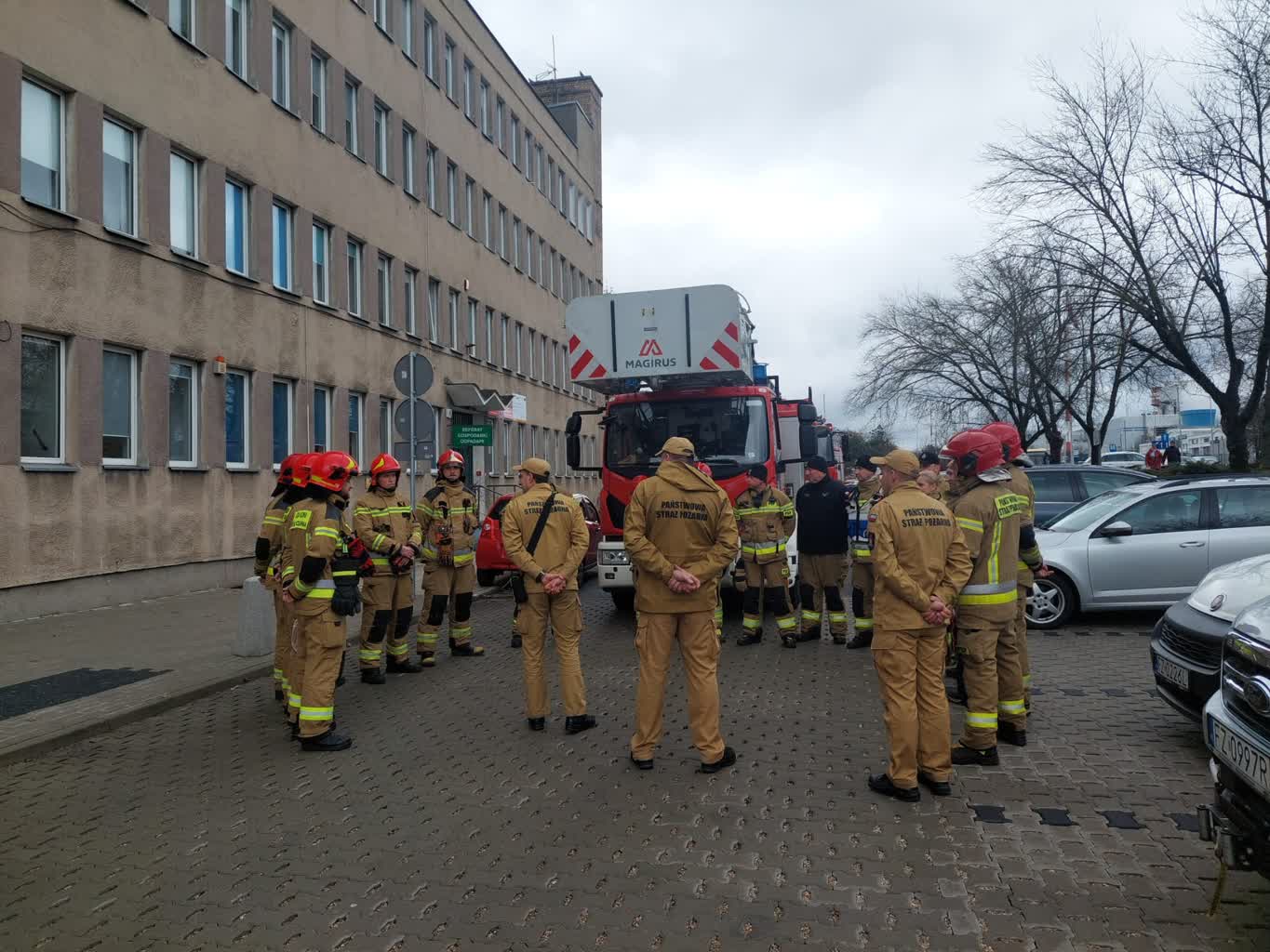 Ćwiczenia strażaków w siedzibie ZWiK
