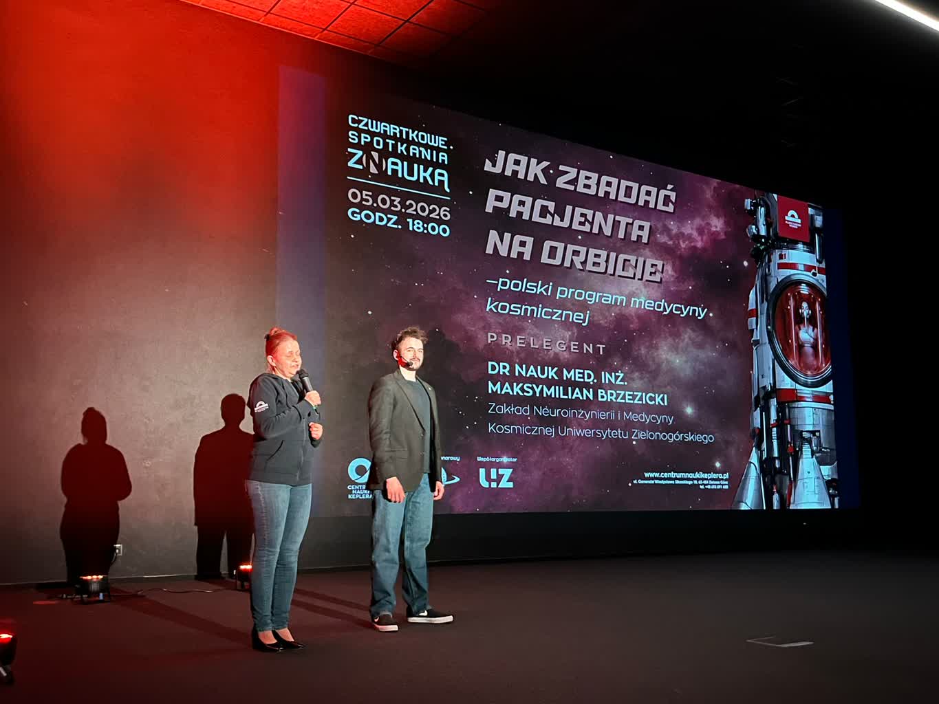 Wykład w planetarium na temat medycyny kosmicznej