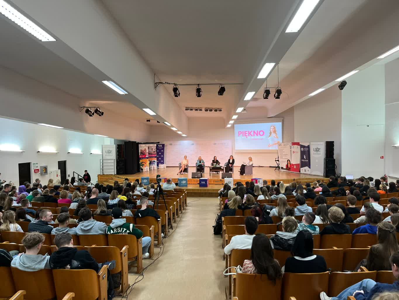 „Piękno zaczyna się od zdrowia. Rozmowy o HPV” na UZ