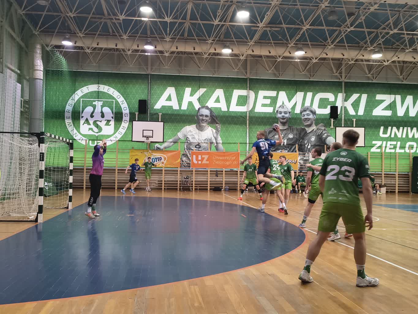 AZS wyraźnie lepszy od drugiego Grunwaldu