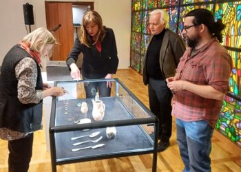 "Skarb" znaleziony w zielonogórskiej Ochli przekazany do Muzeum Ziemi Lubuskiej (fot. Piotr Bakselerowicz)