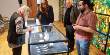 "Skarb" znaleziony w zielonogórskiej Ochli przekazany do Muzeum Ziemi Lubuskiej (fot. Piotr Bakselerowicz)