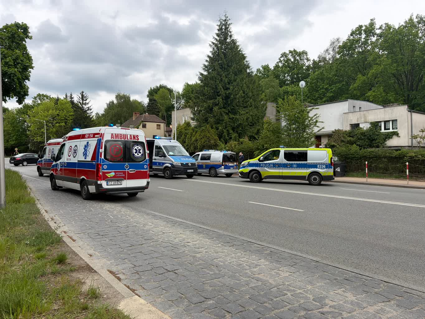 Zdarzenie drogowe przy ul. Podgórnej. Droga zablokowana w obu kierunkach