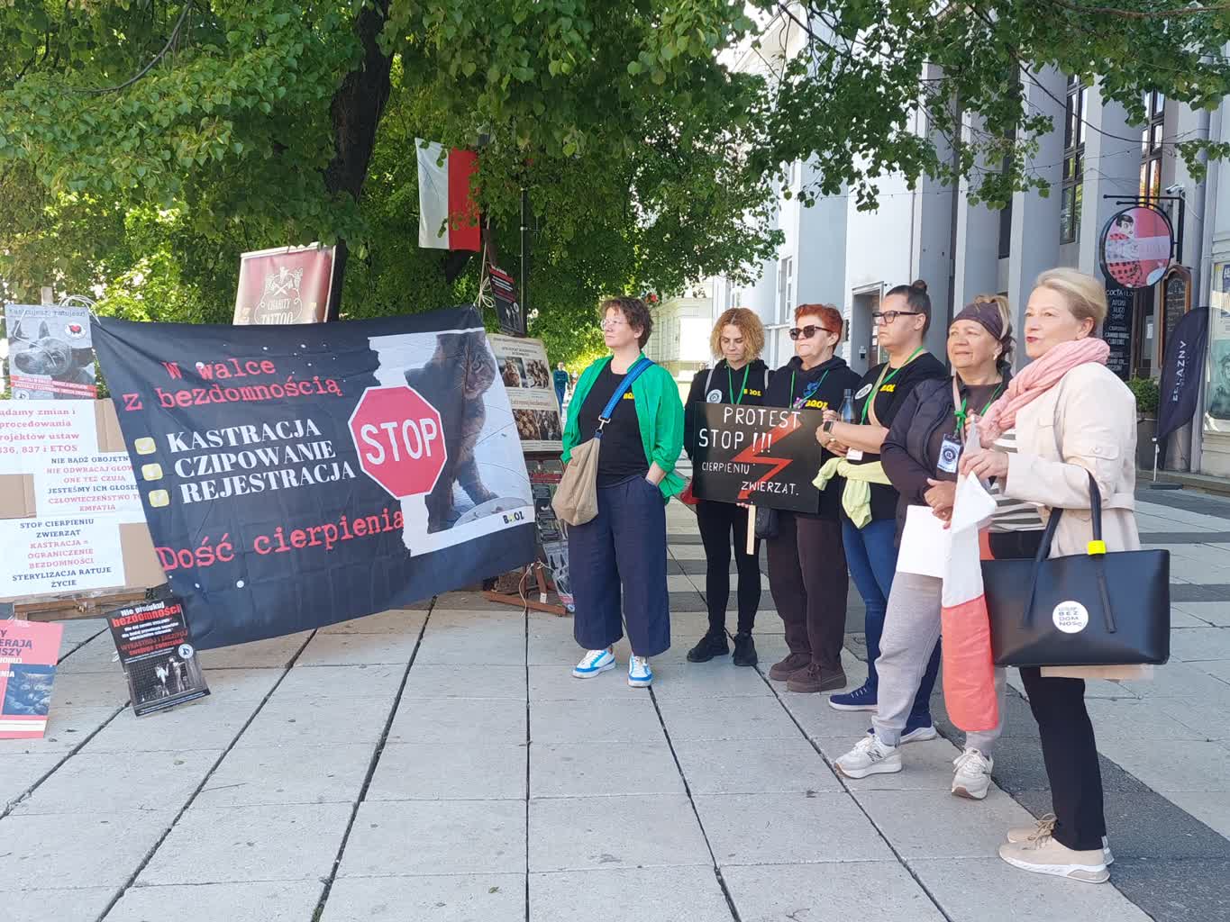 Protest „Mamy dość – stop cierpieniu zwierząt” w Zielonej Górze [ZDJĘCIA]