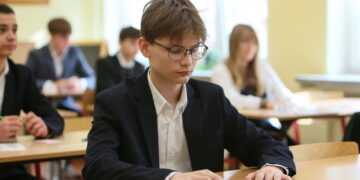 GORZÓW WIELKOPOLSKI EGZAMIN ÓSMOKLASISTY. Fot. PAP/Lech Muszyński