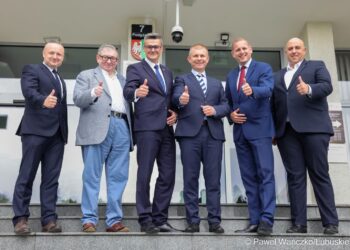Podpisanie listu intencyjnego o wykupie udziałów w spółce PKS Zielona Góra przez Zarząd Województwa Lubuskiego (fot. Paweł Wańczko/lubuskie.pl)