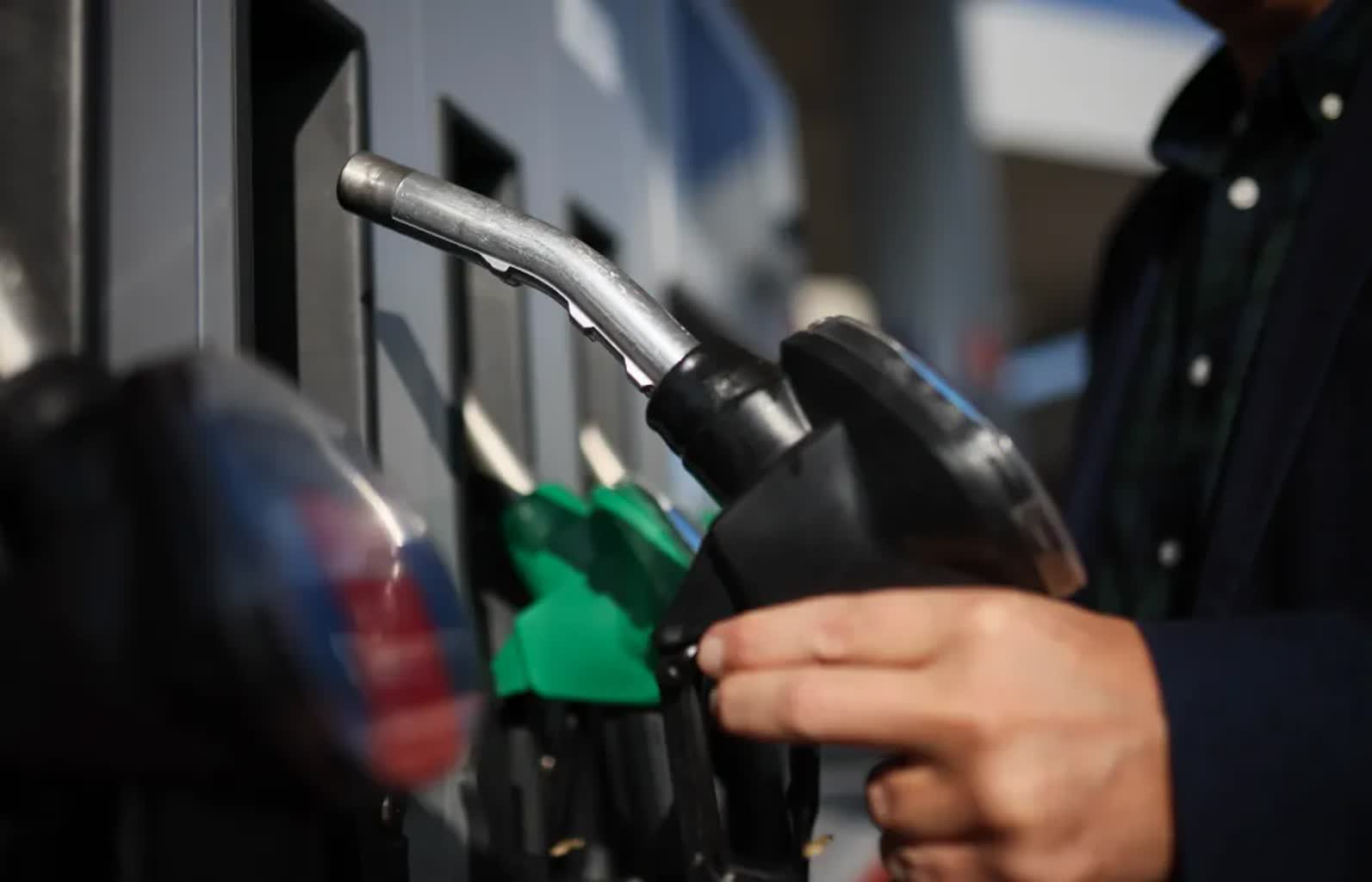 Ceny paliw. Benzyna bez zmian, diesel w górę