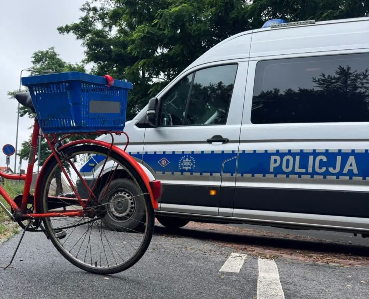 Policja skontrolowała rowerzystów i użytkowników hulajnóg. Nie obyło się bez mandatów