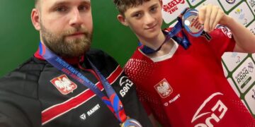 Igor Misztal i Tobiasz Główczyk z medalami zdobytymi w Kazachstanie (fot. Facebook/Start Zielona Góra)