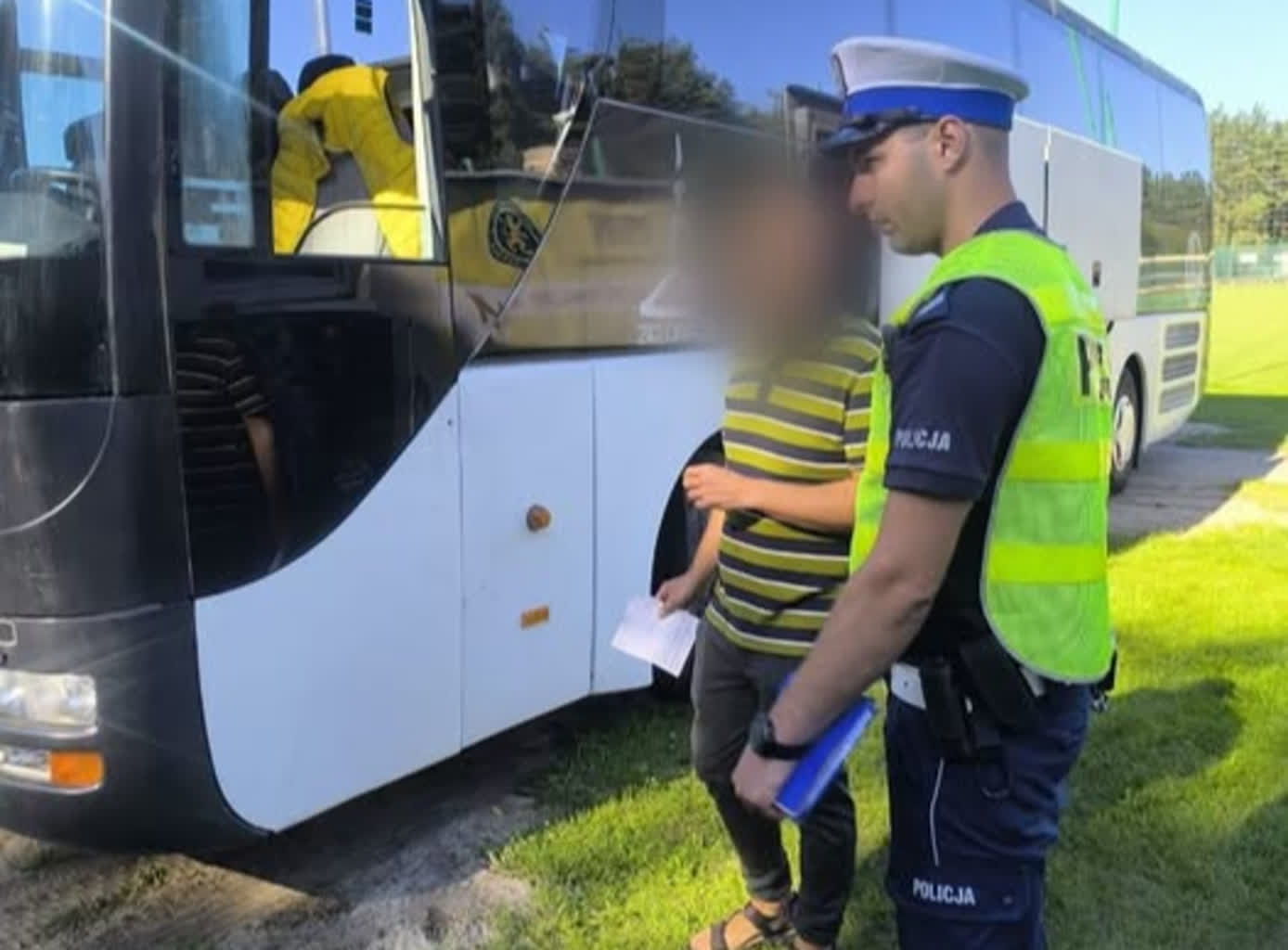 Końcówka wakacji. Policjanci kontrolują autokary