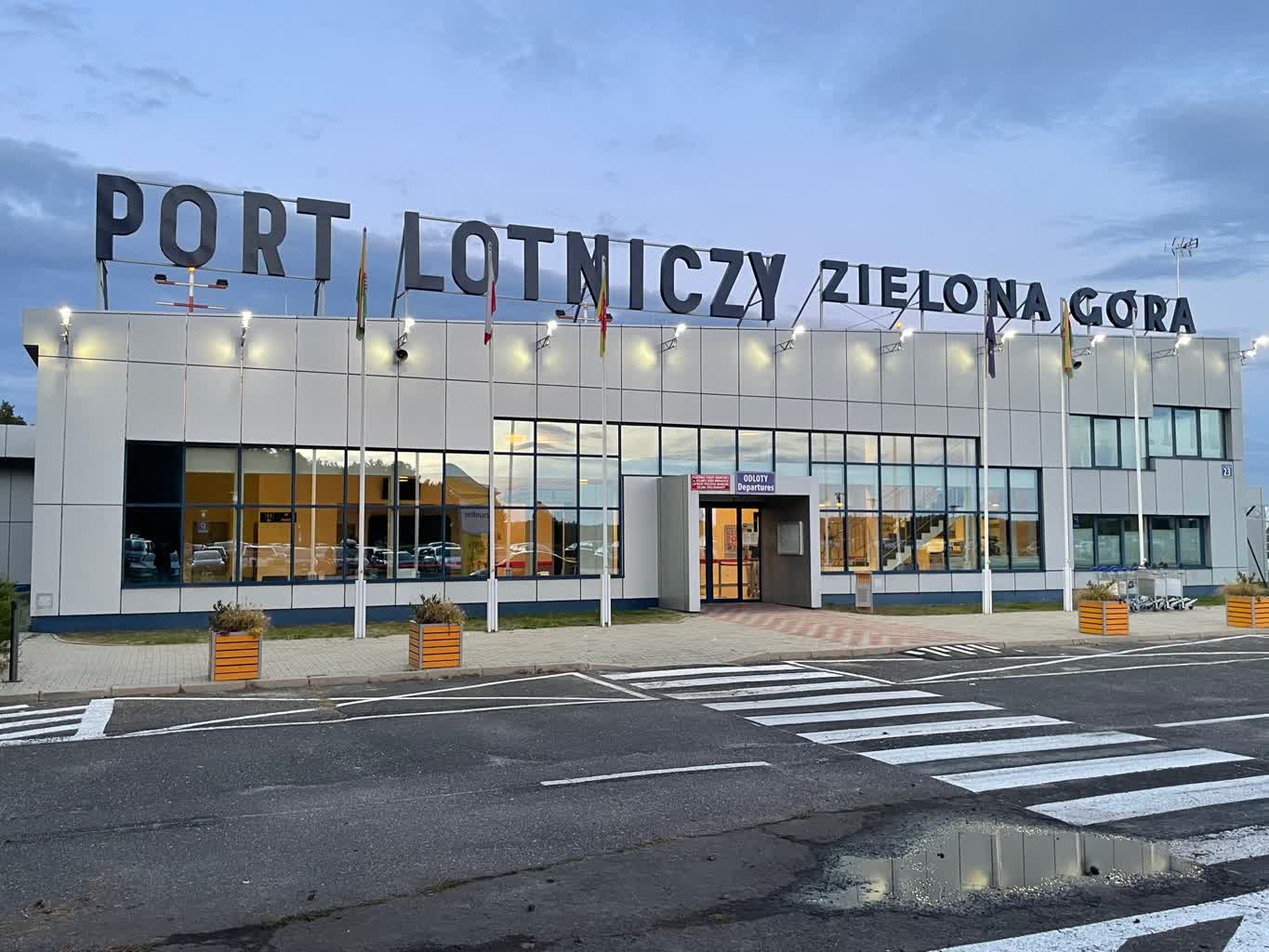 Lotnisko chwali się statystykami
