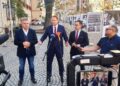 Konferencja prasowa lubuskiej Konfederacji. Od lewej: Przemysław Leśniak, Krystian Kamiński i Krystian Pacholik (fot. Piotr Bakselerowicz)